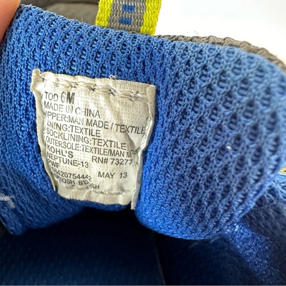 Oshkosh B’gosh toddler sneakers size 6M - Picture 7 of 8